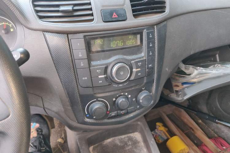 Used Wuling Hongguang 2020 1.2L S Base Model China VI LSI Audio And AC Panel