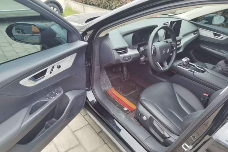 Used Hongqi E-QM5 2023 560km PLUS Driver Seat