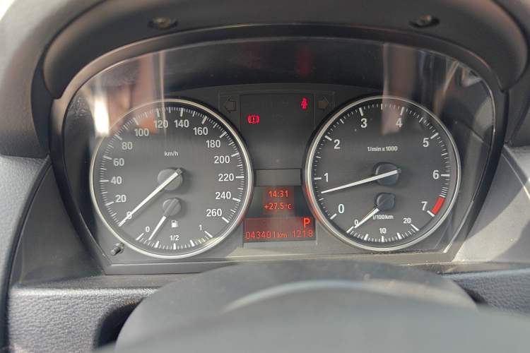 Used BMW X1 2015 sDrive18i Leading Edition
