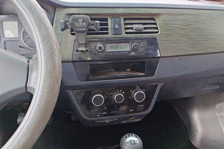 Used Jinbei Hiace X30 2020 1.5L Super-Comfortable Version China VI Standard SWC15M Audio And AC Panel