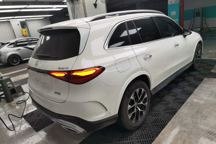 Used Mercedes-Benz GLC 2023 GLC 260 L 4MATIC Luxury Model 5 Seats