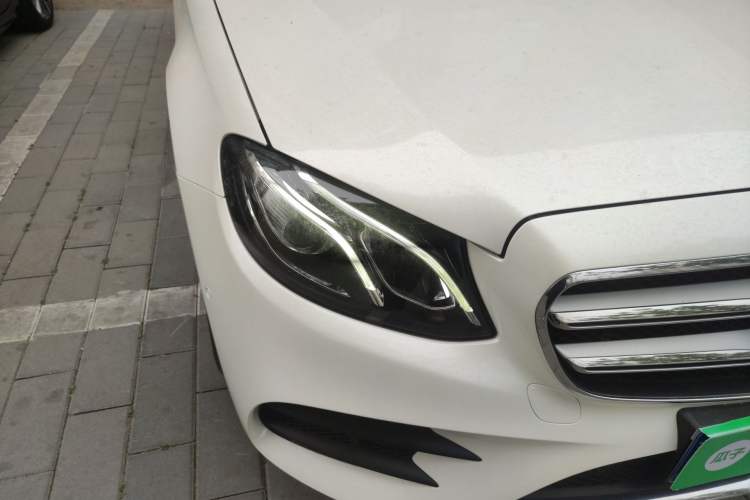 Used Mercedes-Benz E-Class 2019 E 300 L Sporty and Stylish Model Right Front Headlight