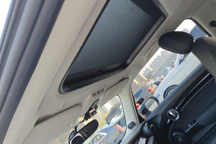 Used MINI MINI 2023 1.5T COOPER Artist
