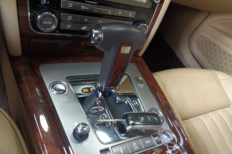 Used Volkswagen Phaeton 2012 3.0L Executive Version
