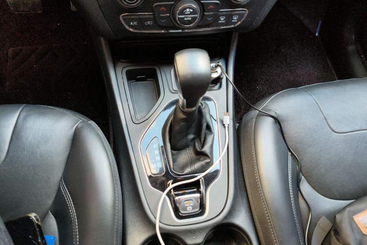 Used Jeep Cherokee 2019 2.0T 2WD Enjoyment Edition China V