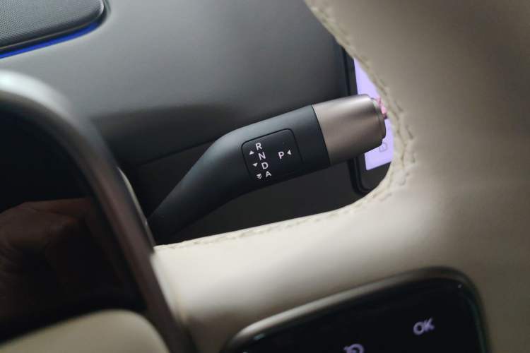 Used Li Auto Li Auto i6 2025 Model Four-Wheel-Drive Standard Type
