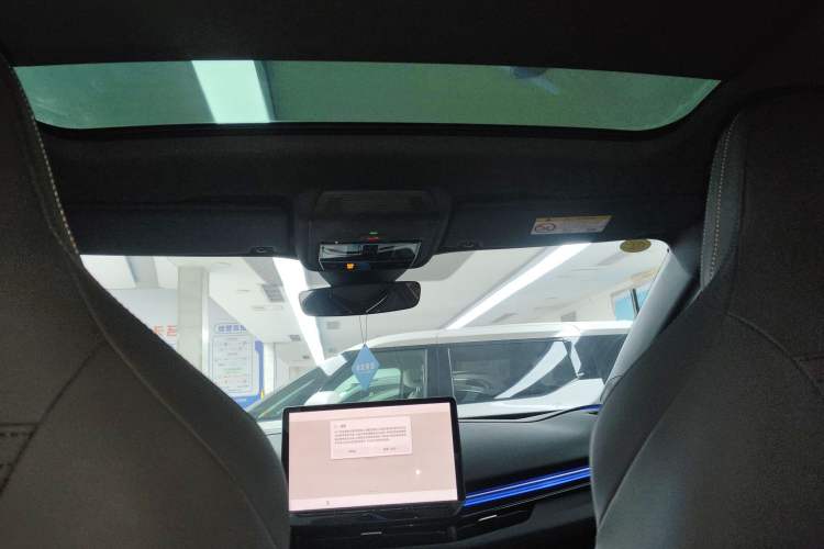 Used Volkswagen ID.UNYX 2024 Pro Long-Range Version