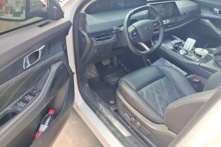 Used Changan UNI-K 2023 2.0T Two-Wheel Drive Yue Ling Trim
