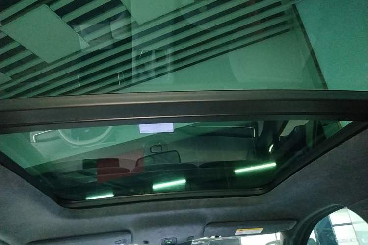 Used Nio ES8 2023 75 kWh Headliner