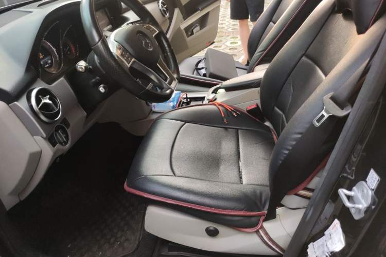 Used Mercedes-Benz GLK-Class 2015 GLK 260 4MATIC Dynamic Edition Ultimate Version Left Front Seat