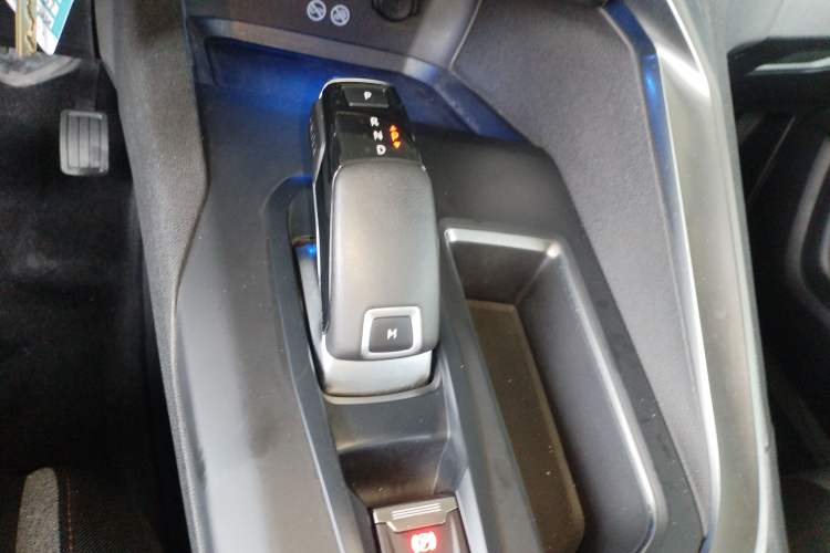 Used Peugeot 4008 2019 400THP First Edition Gear Lever