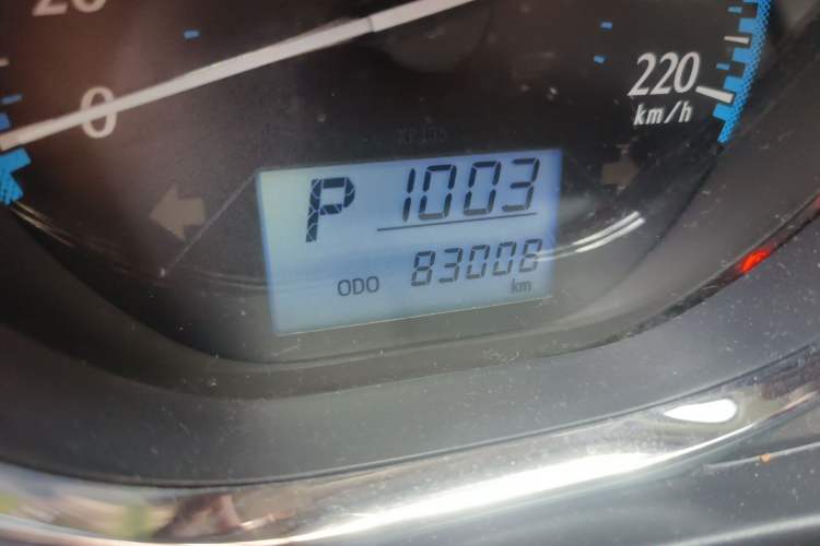 Used Toyota YARiS L Zhi Xuan 2017 1.5E CVT Enhanced Performance Edition Odometer Close Up