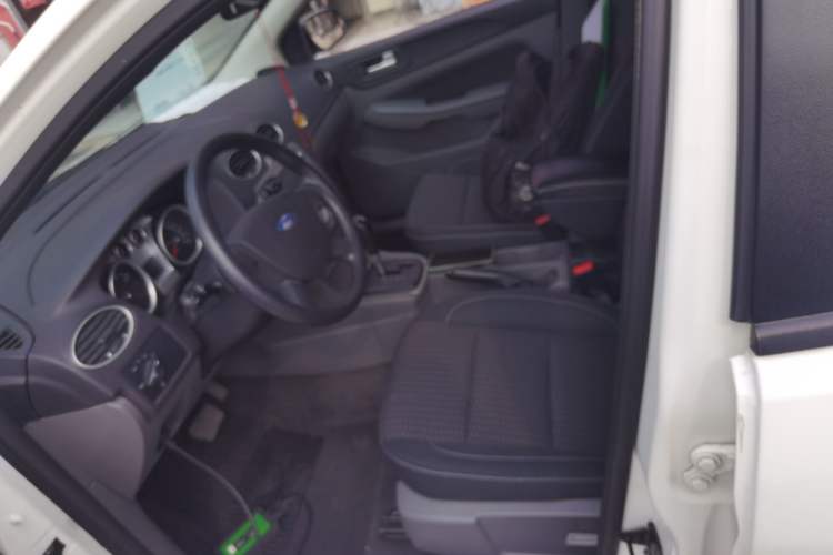 Used Ford Focus 2013 Hatchback Classic 1.8L Automatic Base Model
