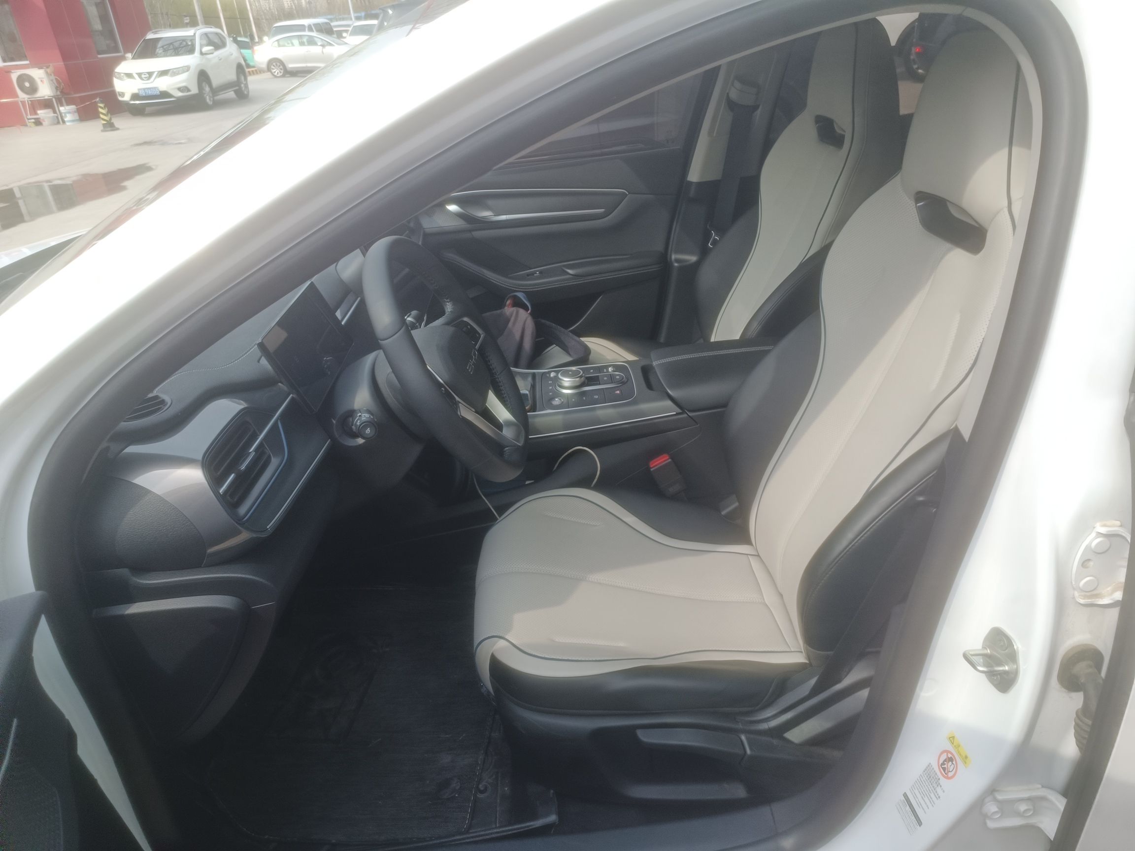 Переднее сиденье в автомобиле