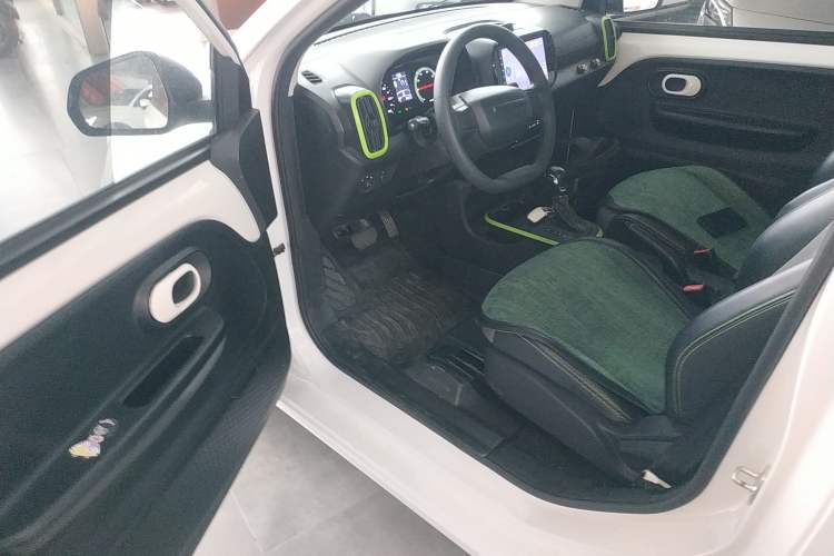 Used Roewe Clever 2021 302 km New Four-Seater Super-Efficient Version Driver Seat