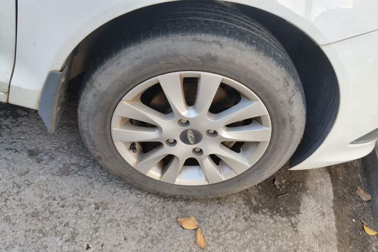 Used Chery Fengyun 2 2015 1.5L Manual New Edition Right Front Wheel Hub