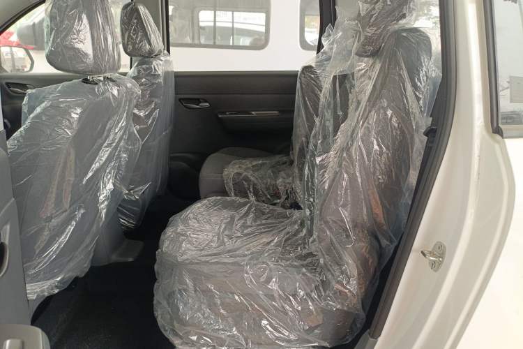 Used Wuling Hongguang New Energy 2025 Extended-Range Hybrid 50KM Comfort Version Left Rear Seat