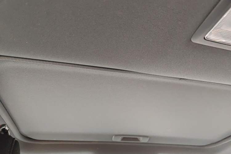 Used Mazda CX-4 2018 2.0L Automatic Two-Wheel Drive Blue Sky Dynamic Version China VI Standard Headliner