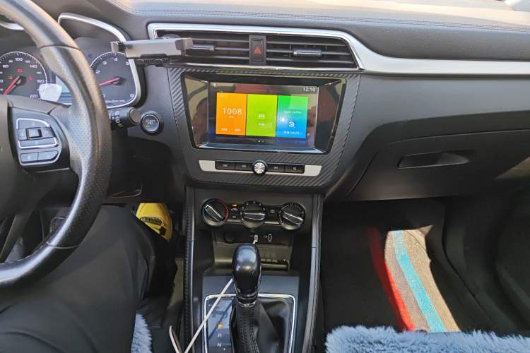 Used MG ZS 2018 1.5L Automatic Luxury Edition China V Standard Audio And AC Panel