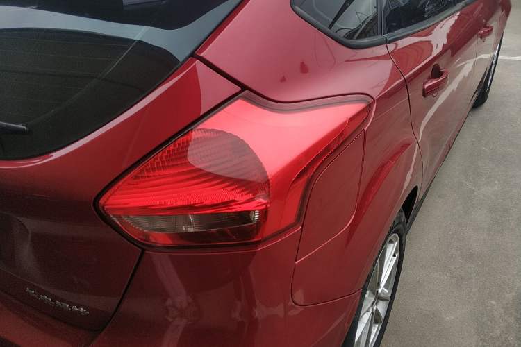 Used Ford Focus 2017 Hatchback 1.6L Automatic Fashion Edition Smart Drive Version Right Rear Taillight