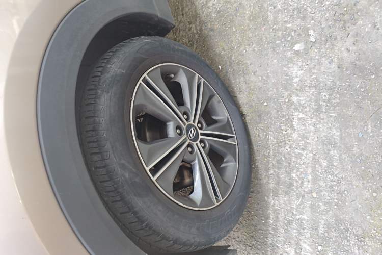 Used Hyundai ix25 2015 1.6L Automatic Two-Wheel Drive Smart GLS Trim Exterior 4