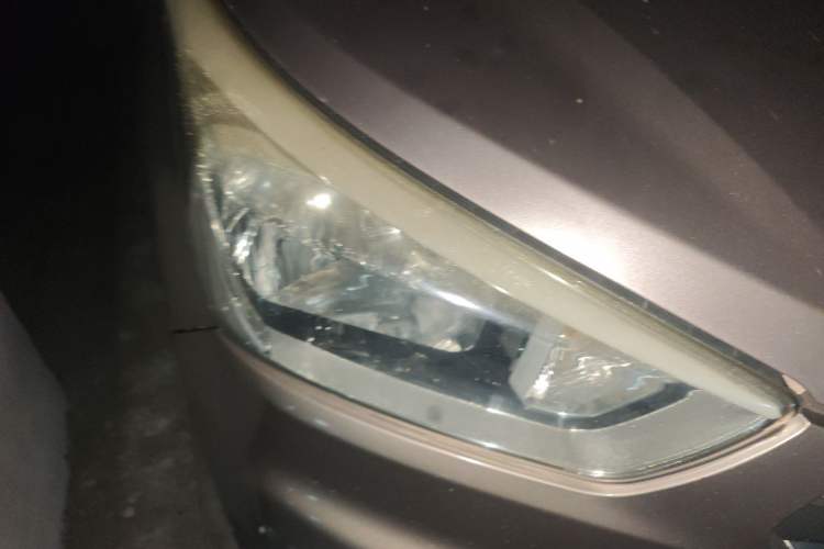 Used Hyundai ix25 2015 1.6L Automatic Two-Wheel Drive Smart GLS Trim Right Front Headlight