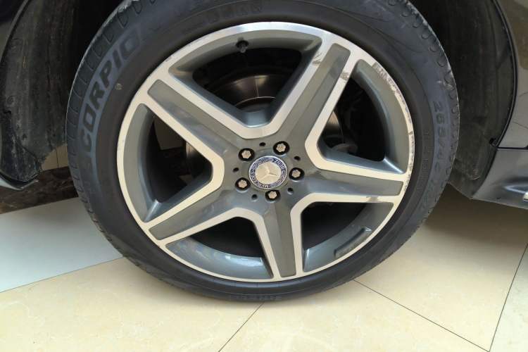 Used Mercedes-Benz GLE 2015 GLE 400 4MATIC Right Rear Wheel Hub