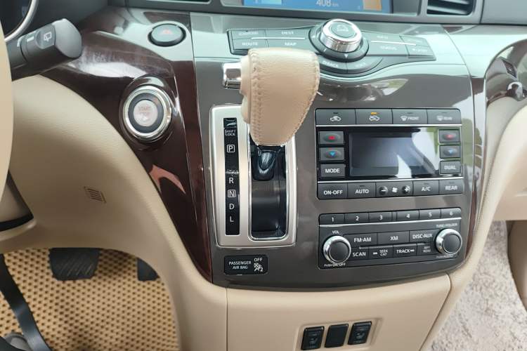 Used Nissan Quest 2015 3.5L SL Gear Lever