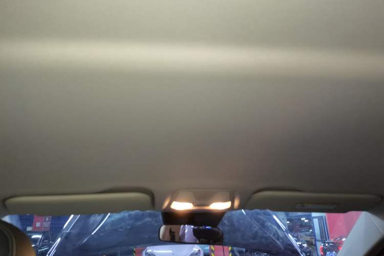 Used Hongqi E-QM5 2022 431 km Charge & Enjoy Edition
