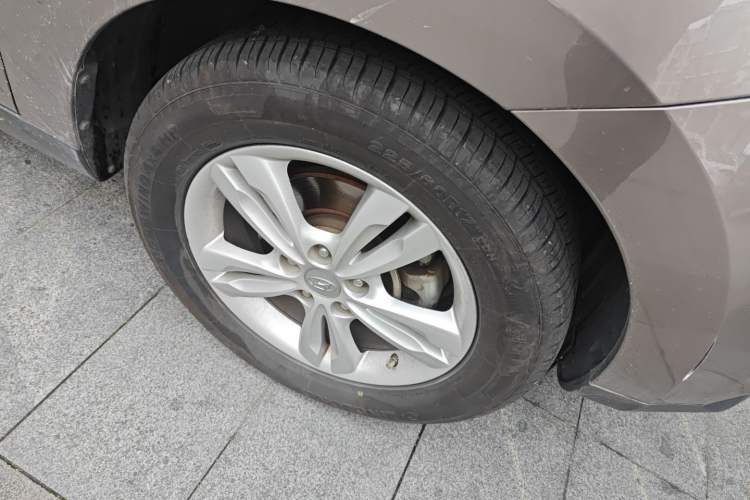 Used Hyundai ix35 2013 2.0L Automatic Two-Wheel Drive Smart GLS China IV Standard
