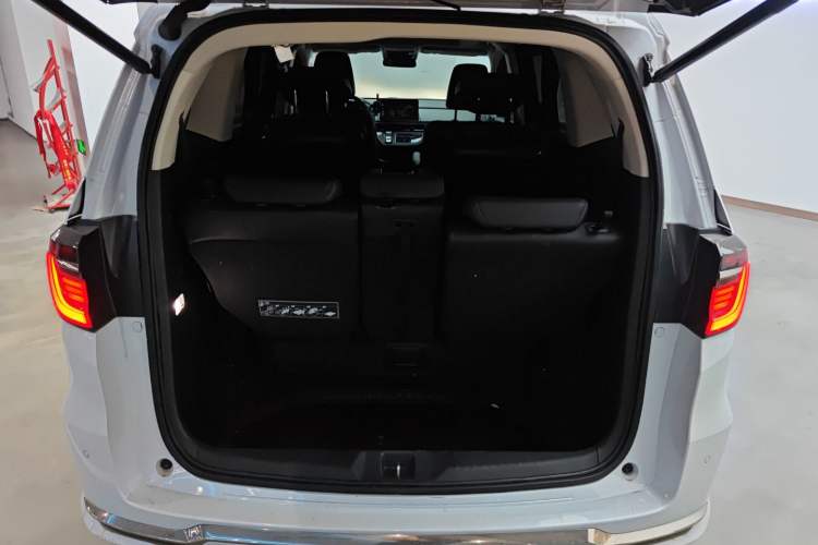 Used Honda Elysion 2024 2.0L eHEV Luxury Edition
