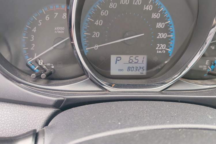 Used Toyota YARiS L Zhi Xiang 2017 1.5E CVT Dynamic Edition Odometer Close Up