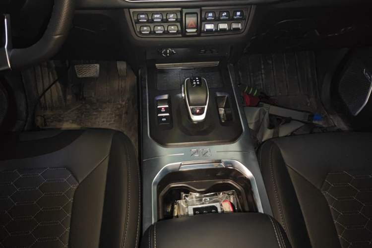 Used 212 T01 2024 2.0T Mechanic