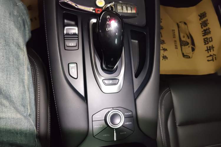 Used Haval F7 2019 2.0T Two-Wheel Drive i-Van China V standard Gear Lever