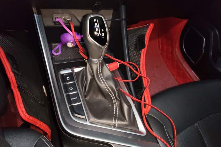 Used Geely Auto Vision X3 2019 Upgraded Model 1.5L CVT Elite Version Gear Lever