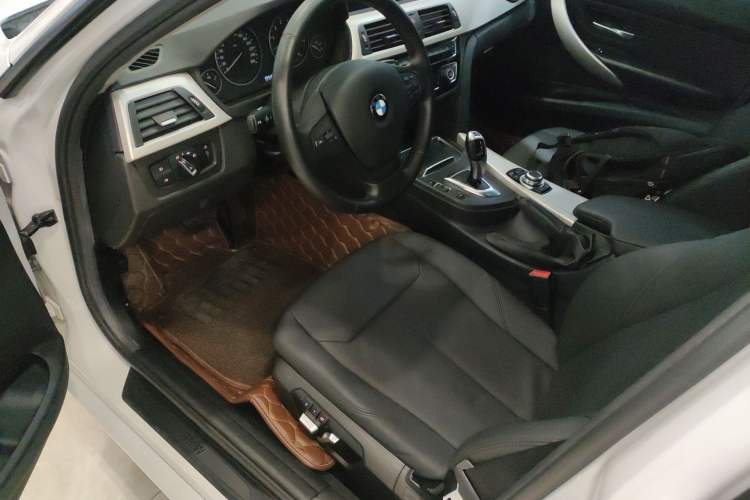Used BMW 3 Series 2016 320i Fashion Model Left Front Seat