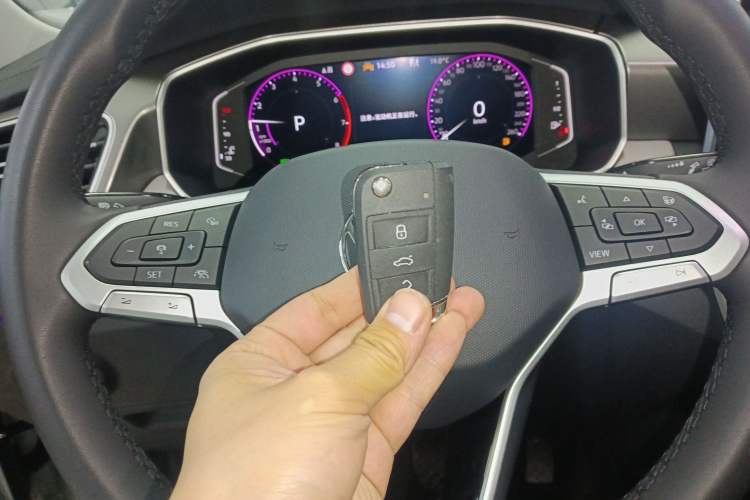 Used Volkswagen Tayron 2023 Revised Version 380TSI All-Wheel Drive R-Line High-Energy Edition Vehicle Key