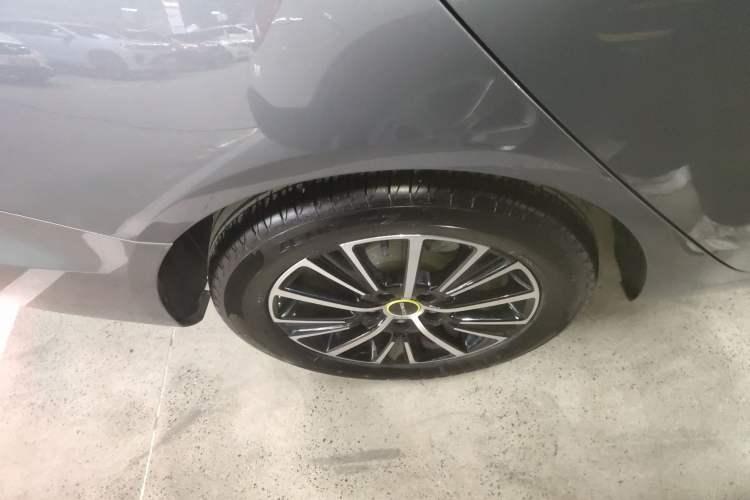 Used Roewe i5 2021 1.5L CVT Diamond Edition Right Rear Wheel Hub