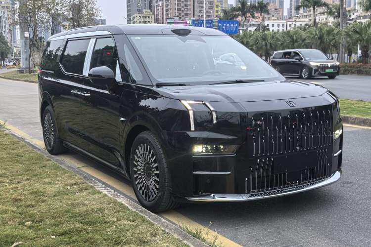 Used Zeekr 009 2024 7-Seater Aisle Version 108 kWh