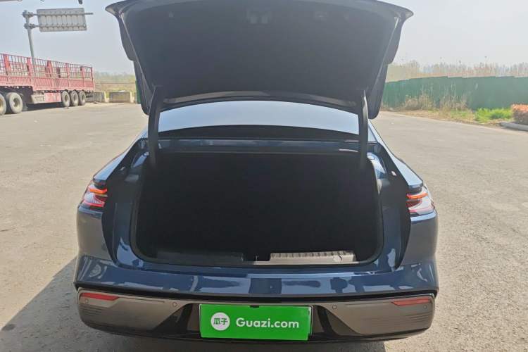 Used Geely Galaxy 8 2025 130km EM-P Starship Edition
