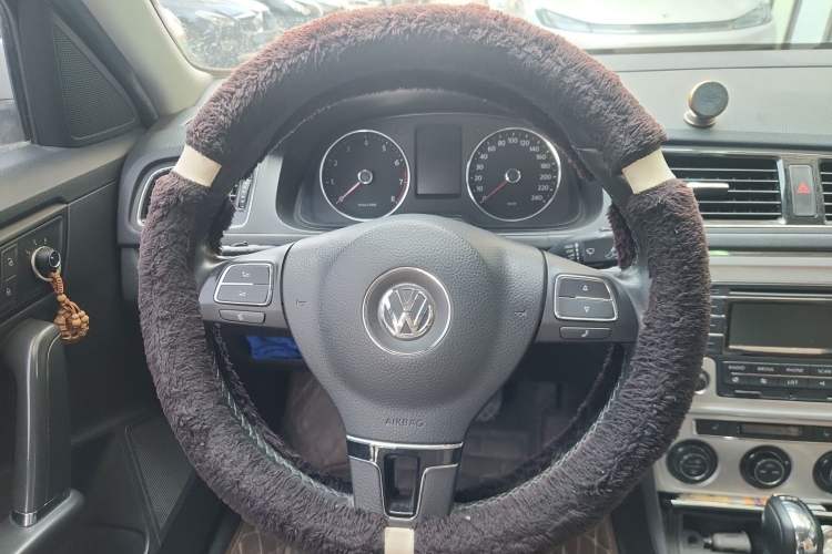 Used Volkswagen Gran Lavida 2013 1.4 TSI Automatic Luxury Model