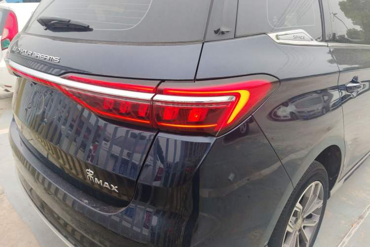 Used BYD Song MAX 2021 Upgraded Model 1.5T Automatic Luxury 6-Seater
