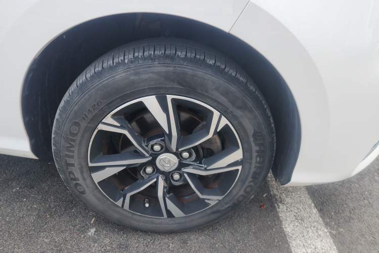 Used Baojun 360 2018 1.5L Manual Luxury Edition China V Right Front Wheel Hub