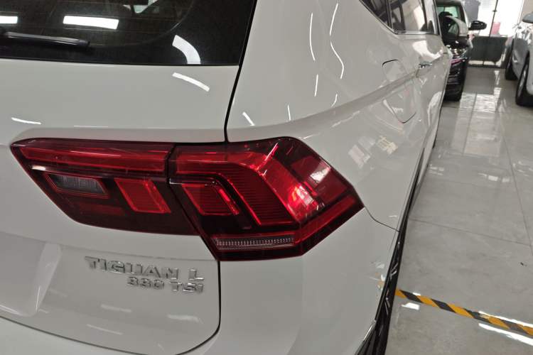 Used Volkswagen Tiguan L 2019 330TSI Automatic Two-Wheel Drive Smart Luxury Version China VI Standard
