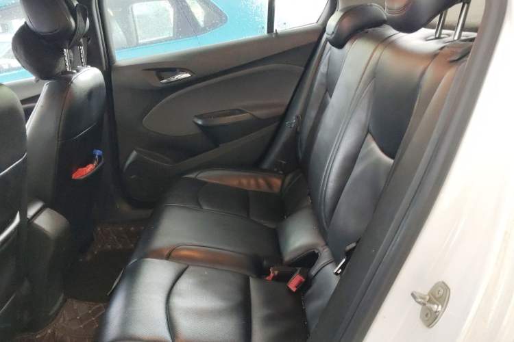 Used Chevrolet Cruze 2018 320 Automatic Pioneer Sunroof Edition Left Rear Seat