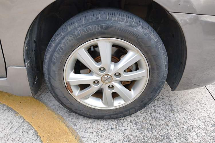 Used Nissan Sylphy 2016 Classic 1.6XE Automatic Leading Edition Right Front Wheel Hub