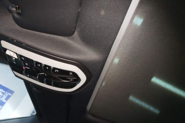 Used Porsche Cayenne 2014 Cayenne Platinum Edition 3.0T Headliner