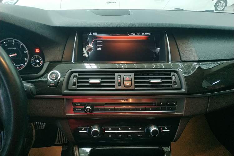 Used BMW 5 Series 2017 525Li Luxury Design Package
