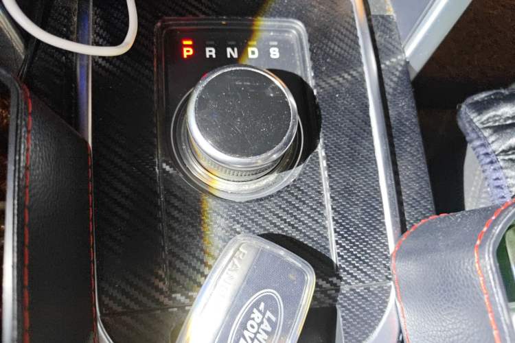 Used Land Rover Discovery Sport 2018 240 PS SE Version Gear Lever