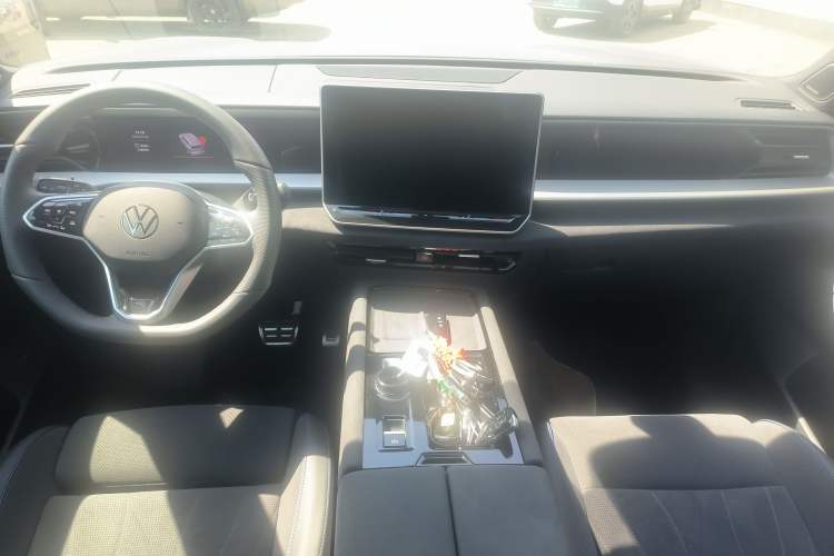 Used Volkswagen Teramont 2025 Tiguan Pro 450TSI Four-Wheel Drive Summit Edition
